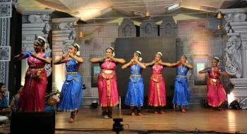 Performance of Smt. Roja Kannan & Group   